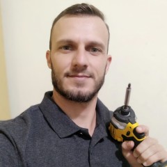 Montador: Arthur Mader